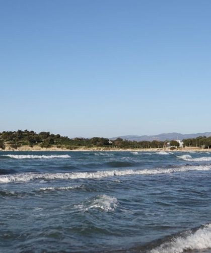 Dikili'de girişi ücretsiz, ulaşımı çok kolay tatil yeri: Turkuaz renkli denizi, bembeyaz kumsalı ile görenleri büyülüyor