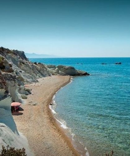 Ne tesis var ne de kalabalık! Akvaryum gibi berrak deniziyle dikkat çekiyor: İzmir'de doğayla baş başa tatilin adresi