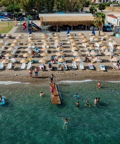 İzmir'in en temiz sahillerinden! Suyu kristal berraklığında ve mavi bayraklı: Ailecek deniz keyfi için ideal adreslerden