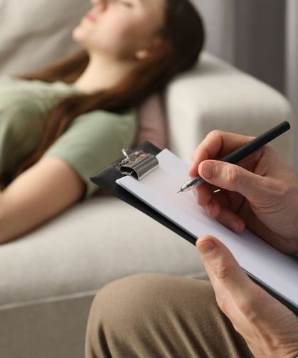 Hipnozda kontrol tamamen kayboluyor mu? Uzmanı açıkladı: Hipnozla ilgili yanlış bilinen gerçekler