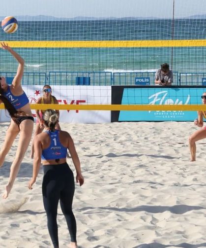 Çeşme’de uluslararası voleybol heyecanı! 12 ülkeden 68 sporcu mücadele ediyor