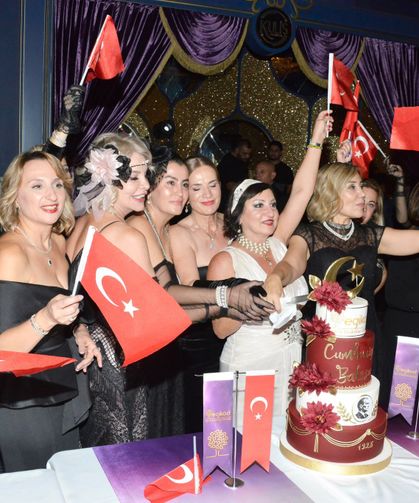 EGİKAD’ta Cumhuriyet gecesi! Hem tarih hem gelecek konuşuldu