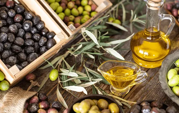 Zeytin çok tuzlu olduysa bunu  deneyin! Lezzeti yeniden dengeleniyor