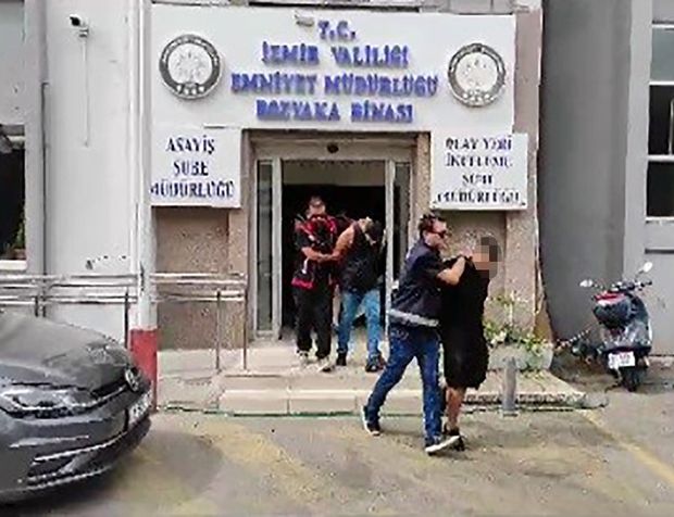 İzmir'de motosikletli gencin pusu kurulup öldürülmesiyle ilgili 3 tutuklama