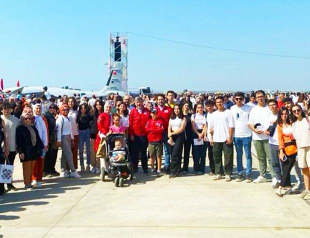 Gediz Belediyesi 200 öğrenciyi İzmir TEKNOFEST’e ücretsiz götürdü