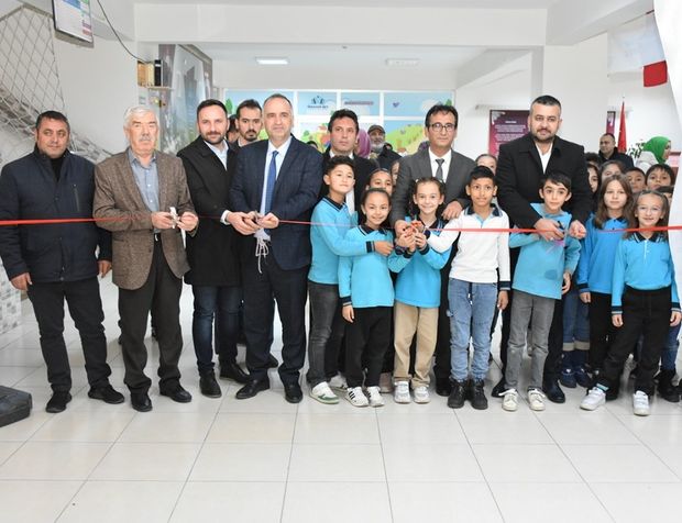 Karaman’da "Taş Devrinden Bugüne" resim sergisi açıldı
