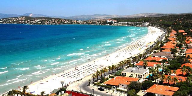 İzmir'de Tatil Keyfi: En Çok Tercih Edilen Tatil Yerleri ve Nasıl Gidilir?