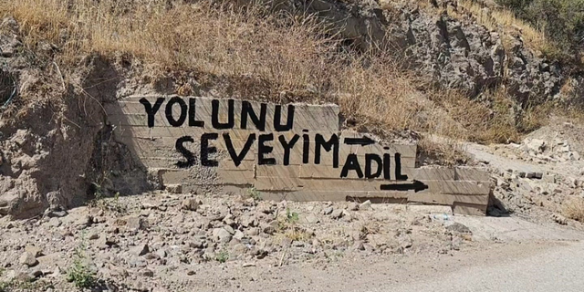 8 yıl oldu hala çözüm yok! İzmir'de bozuk yol vatandaşı isyan ettirdi
