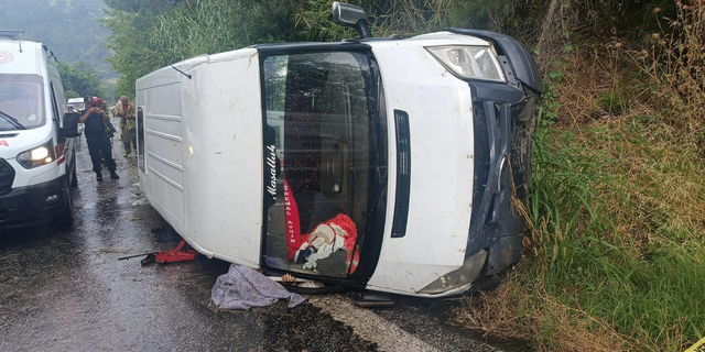 İzmir'de bir işçi servisi kazası daha! 10 kişi yaralandı