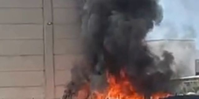 İzmir'de korkutan yangın! Ekiplerin müdahalesiyle söndürüldü