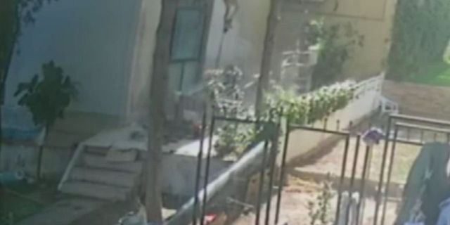 İzmir'de 3 işçinin yaralandığı kazada yeni gelişme: İskelenin çökme anı saniye saniye kaydedildi