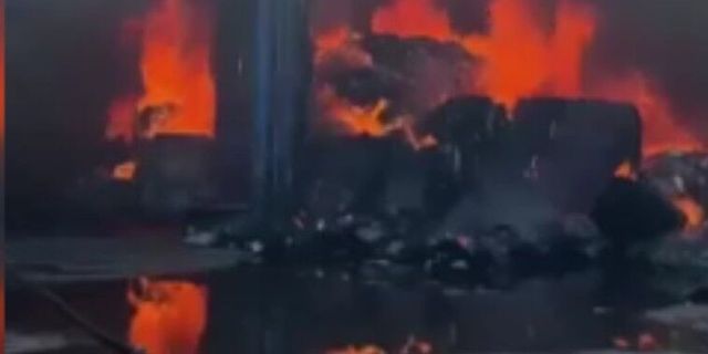 Son Dakika: Atık toplama tesisinde yangın çıktı