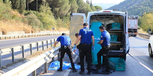 Manisa-İzmir yolunda feci kaza! 61 yaşındaki motosiklet sürücüsü yaşamını yitirdi