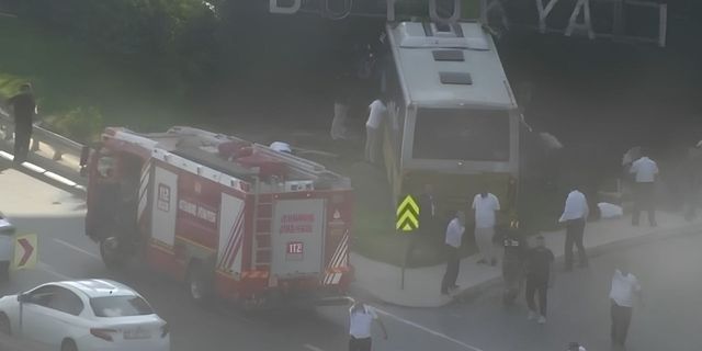 Son Dakika! İETT otobüsü kontrolden çıkıp duvara çarptı: Yaralılar var