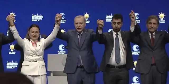Üç CHP'li Başkan AK Parti'ye geçti! Rozetlerini Erdoğan taktı