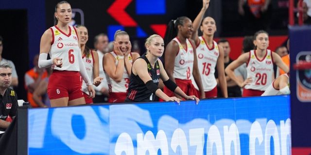 Filenin Sultanları finalde! Sırbistan'a set vermedi: 3-0