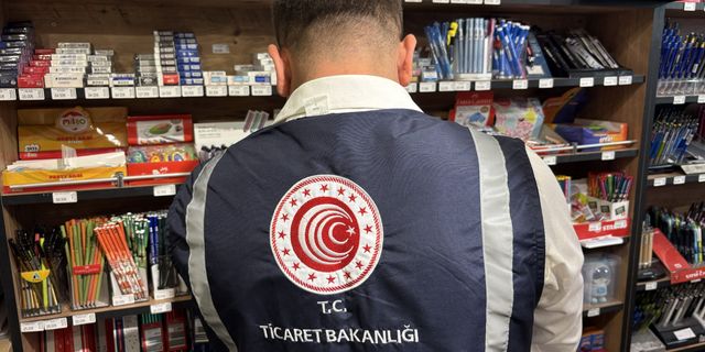 İzmir’de okul alışverişi öncesi denetimler sıklaştırıldı: Etiketler tek tek kontrol ediliyor