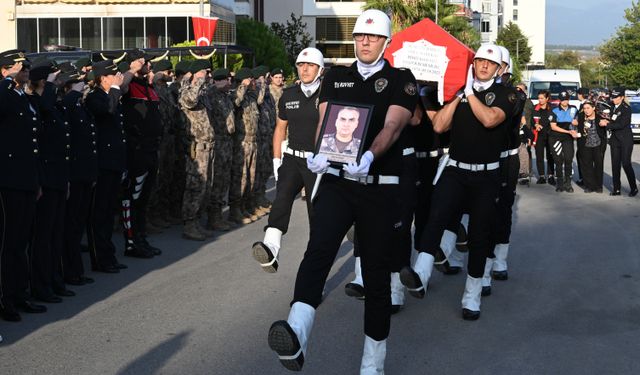 Şehit polis memuru Hüseyin Şimşek İzmir’de son yolculuğuna uğurlandı
