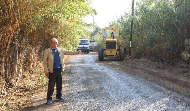Aydın Büyükşehir Belediyesi 20 mahallenin kullandığı yolu temizliyor