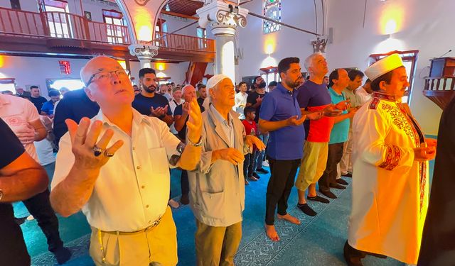 Bodrum'da cuma namazının ardından yağmur duası yapıldı