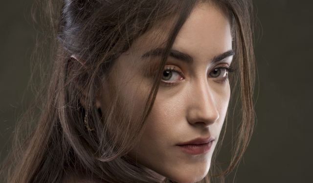 Hazal Kaya'dan doğum gününde dikkati çeken paylaşım: Vaziyet alın!
