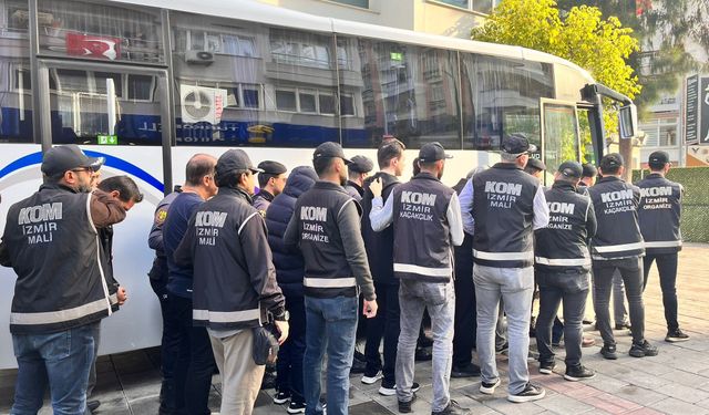 İzmir'de FETÖ’ye kıskaç: 84 kişi adliyede