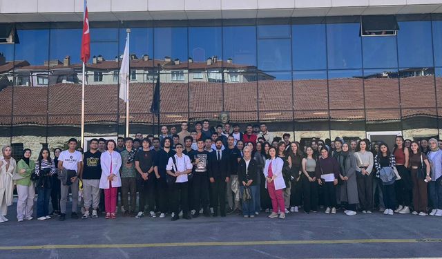 KSBÜ Diş Hekimliği Fakültesi birinci sınıf öğrencilerine oryantasyon programı