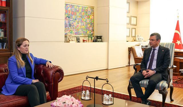 CHP Genel Başkanı Özel, DİSK Genel Başkanı Çerkezoğlu ile bir araya geldi
