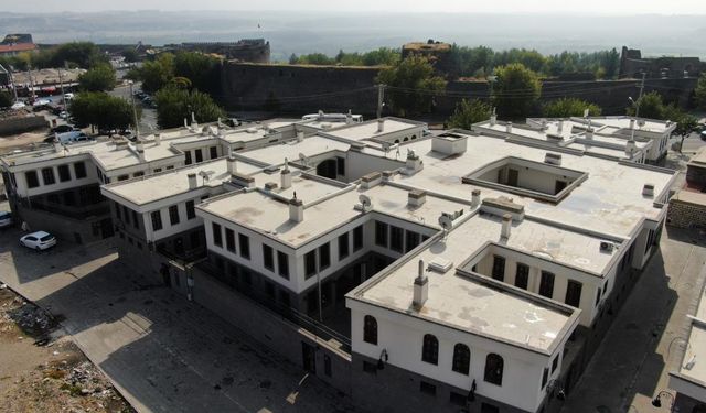 Diyarbakır’da yeni yapılan 3 otel, 12 iş yeri, 55 konut satışa çıkıyor