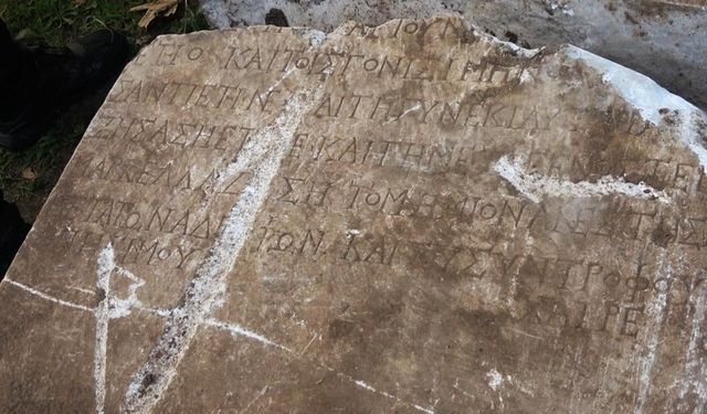 Yalova'da hafriyat çalışmasında bin 800 yıllık mezar steli çıktı