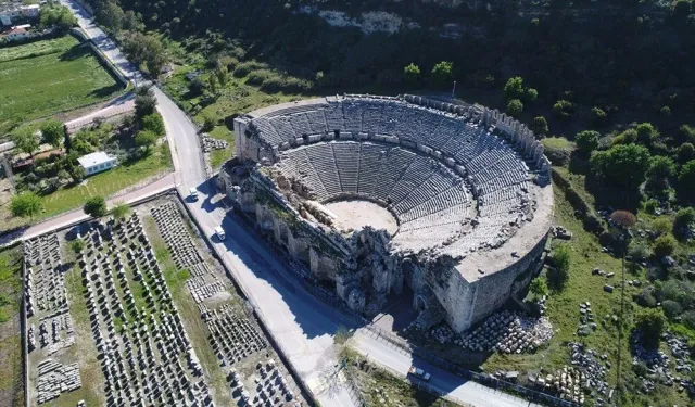 Antalya’nın tarihî hazinesi: Perge antik kenti'nde zaman yolculuğu