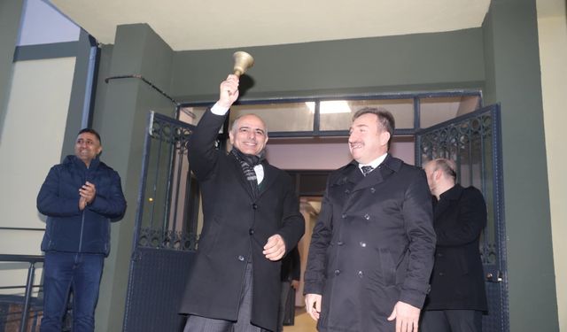 Atatürk Lisesi'nde ilk zili Başkan Söğüt çaldı
