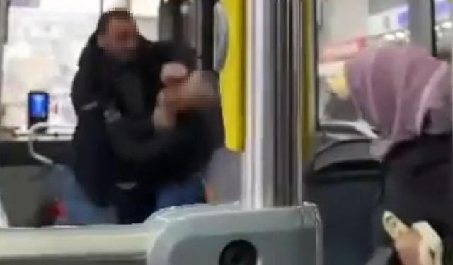 İzmir'de belediye otobüsünde korku dolu anlar! Bir kişi bıçaklandı
