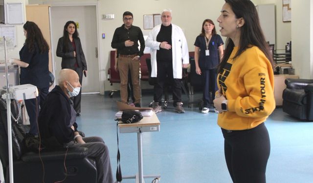 Kütahya Evliya Çelebi Hastanesi'nde onkoloji hastalarına yoga desteği