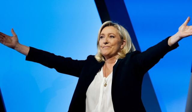 Le Pen yargılanacak... Suçlama: AB fonlarını zimmetine geçirmek
