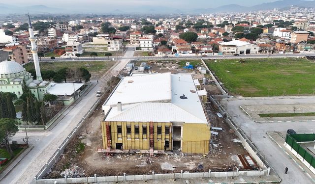 Bergama'nın yeni Gençlik Merkezi yapımında sona gelindi