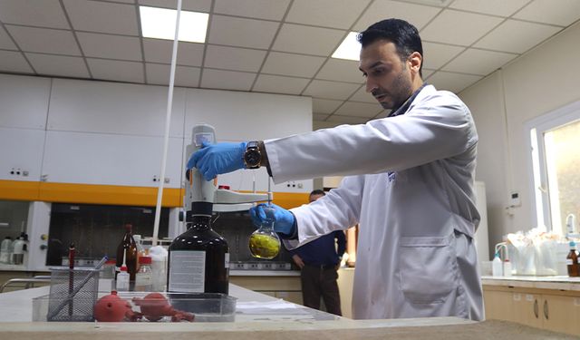 İZSU, İzmir’in su kalitesini akredite laboratuvarında test ediyor