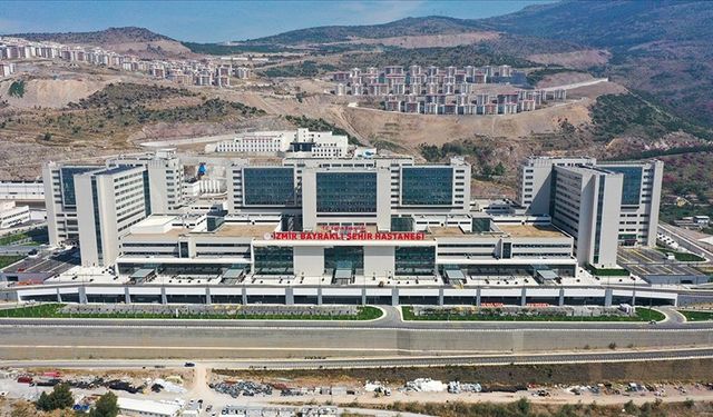 Türk Kızılay’ından Bayraklı Şehir Hastanesi’ne ziyaret