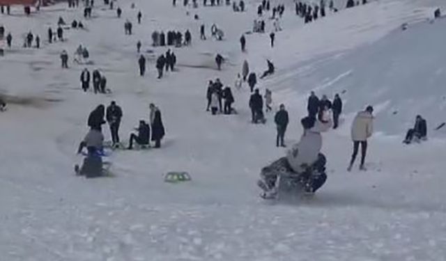 Elazığ’da kayak sezonu açıldı, vatandaşların kızakla kayma anları gülümsetti