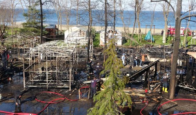 Ordu’da kamp alanında yangın: 10 yapı küle döndü, 3 çadır hasar gördü