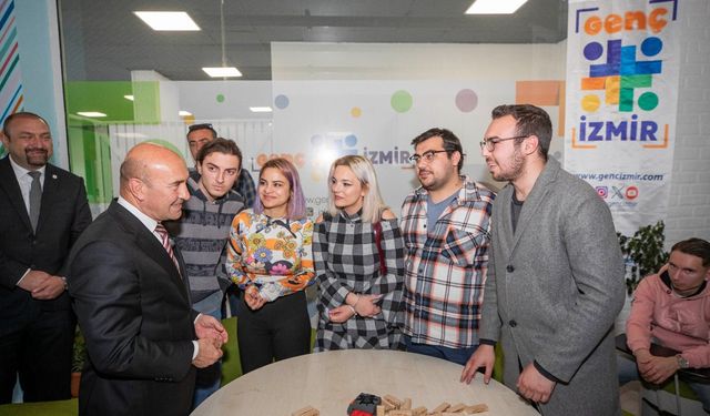 Genç İzmir Çiğli Gençlik Merkezi açılışında Soyer: Yaptığımız her şey gençler için
