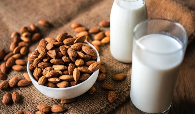 Badem sütü: Sağlıklı ve besleyici bir içecek seçeneği