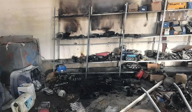 İskenderun’da Sanayi Sitesi’nde iş yeri yangını çıktı