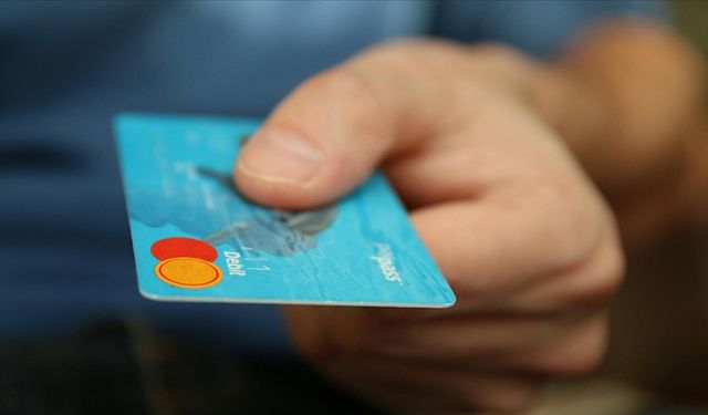 Kredi kartlarındaki komisyon artışını tüketicilere yansıtan işletmelere tepki