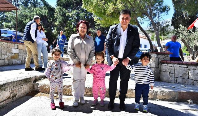 Başkan Tugay Karaburun'un köylerini ziyaret etti