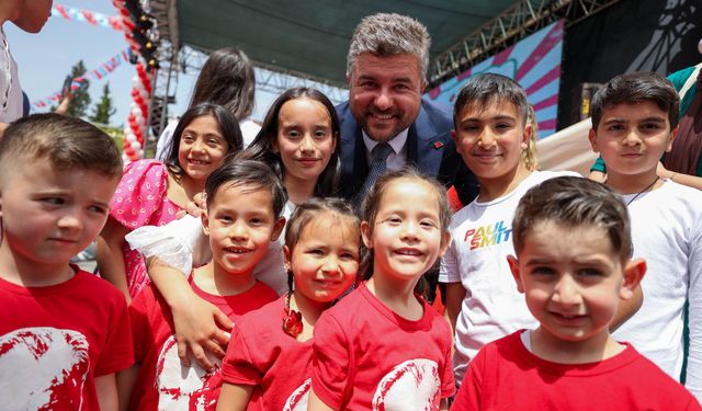 Başkan Görkem Duman, çocukların sevincine ortak oldu