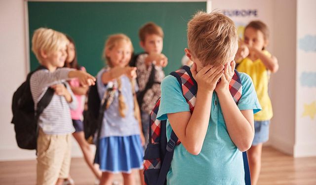 Akran zorbalığı: Okul ortamlarında yaygın bir sorun