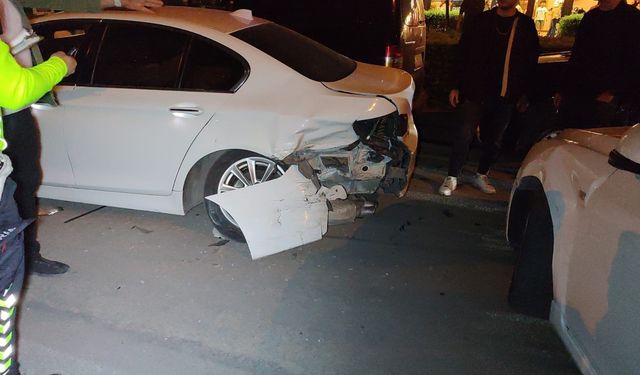 Alkollü sürücü makas atarken kaza yaptı