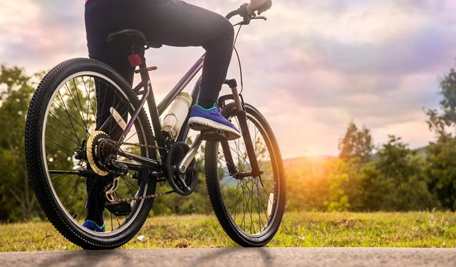 Bisiklet sürmenin sağlığa faydaları: Yolculukta keyif, sağlıkta kazanç