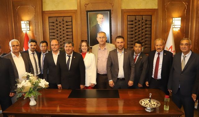 CHP’li Başkan Davut Sakarsu göreve başladı: Bayındır’ı daha da güzelleştireceğiz  